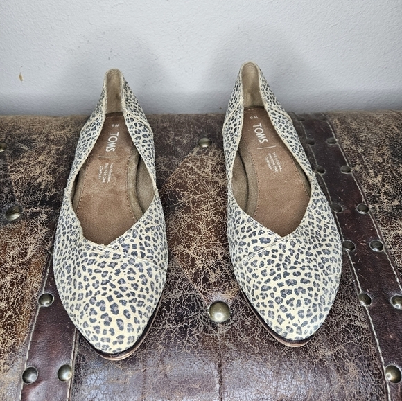 Toms Shoes - Tom's leopard print flats